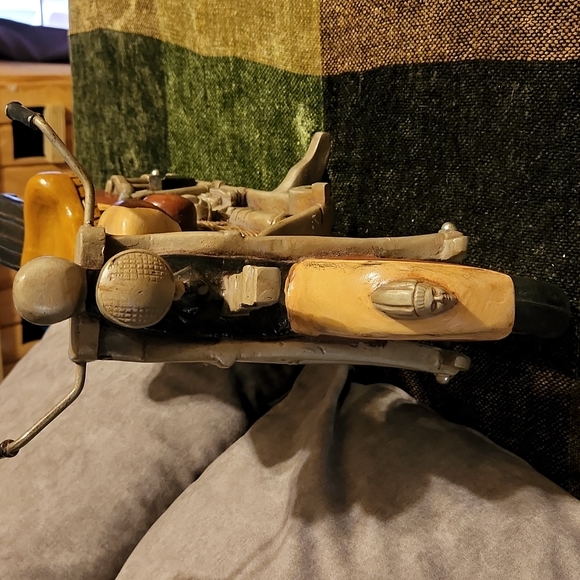 Motorcycle sculpture - Picture 4 of 6